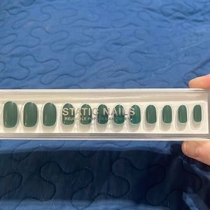 Static Reusable Pop-On Nails